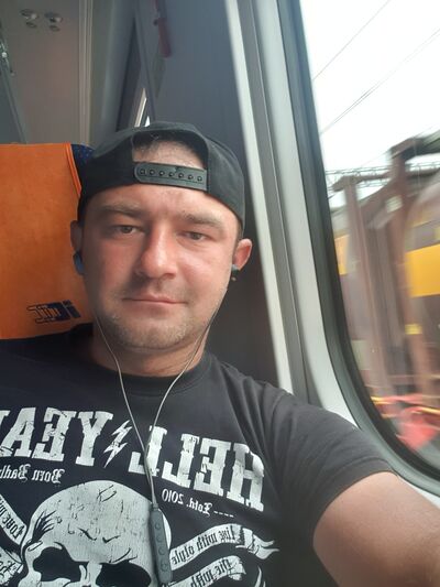  ,   Maxim, 37 ,   ,   