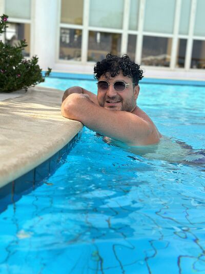  ,   Deniz, 33 ,   ,   , c 