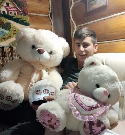  ,   Cristian, 26 ,   ,   , c 