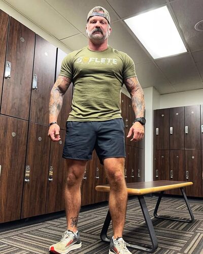  ,   John Castro, 52 ,   c 