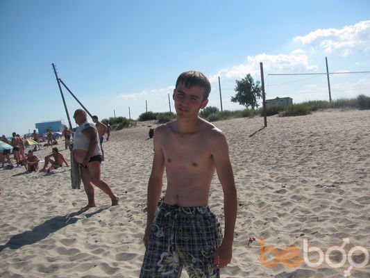  ,   Victor, 32 ,   