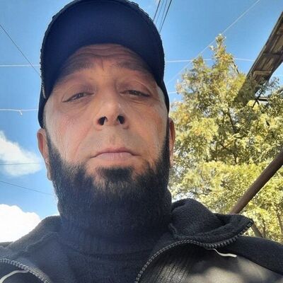  ,   Miro, 49 ,   ,   