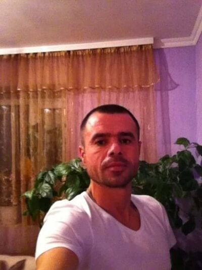  ,   Viktor, 47 ,   