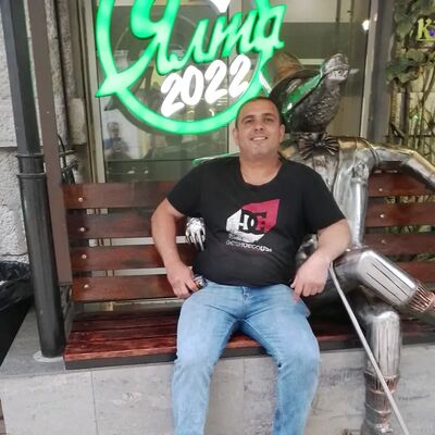  ,   Emil, 45 ,   ,   