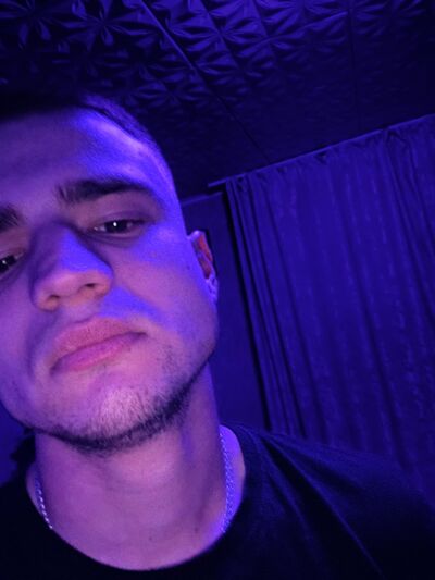  ,   Grisha, 23 ,   