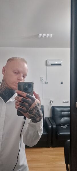  ,   Denis, 32 ,   , c 