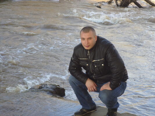  ,   Alex, 39 ,   