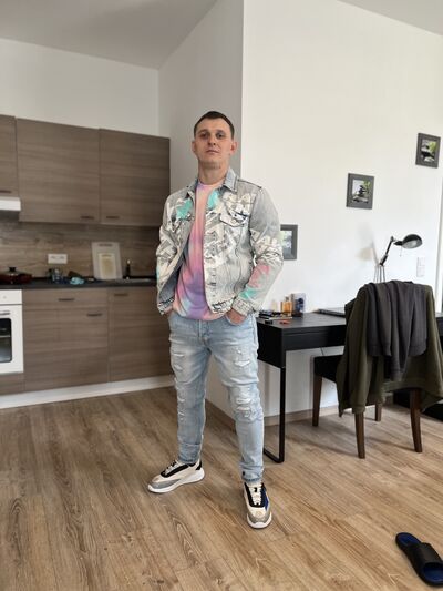  ,   PAVEL, 33 ,   ,   , c , 