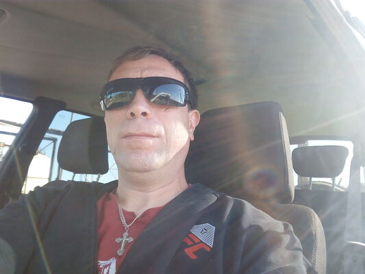  ,   Alex, 39 ,   
