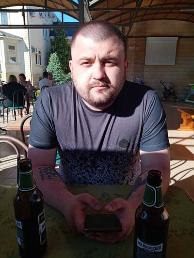  -,   Petr, 32 ,   ,   