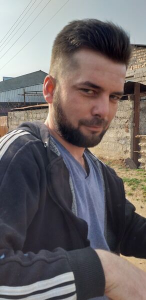  ,   Gulom, 35 ,  