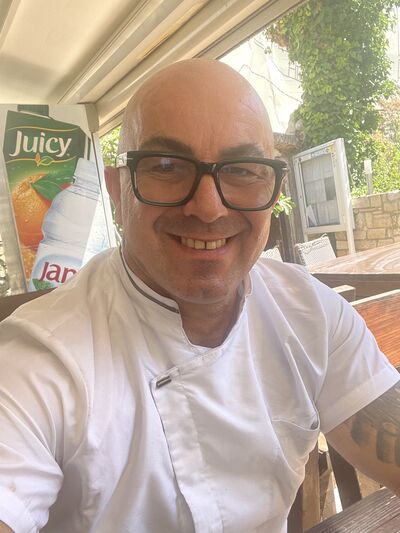  ,   Rainhard, 52 ,   ,   