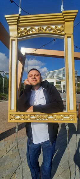  --,   Victor, 39 ,   ,   