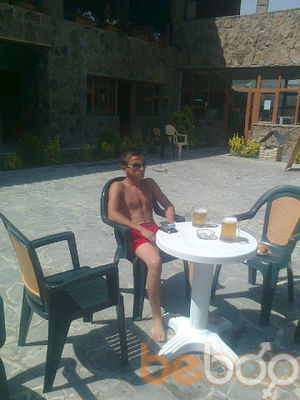  ,   Armen, 32 ,   