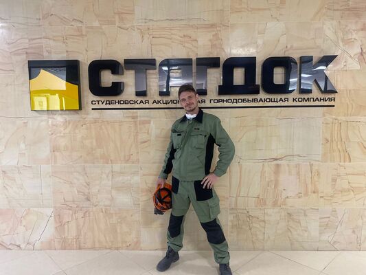  ,   Anton, 37 ,   ,   