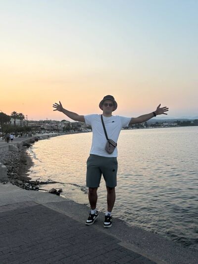  ,   Ivan, 24 ,   c 