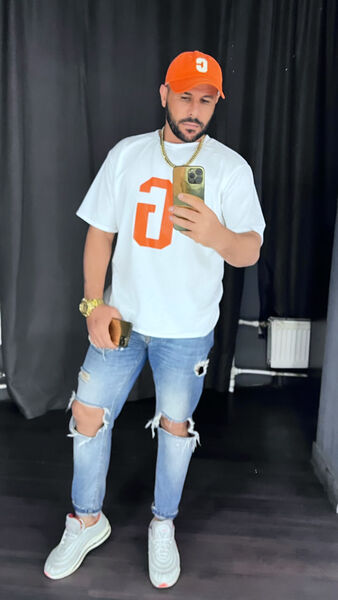  ,   Boss, 31 ,   ,   
