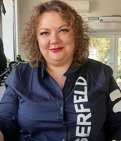  ,   Alex, 43 ,   