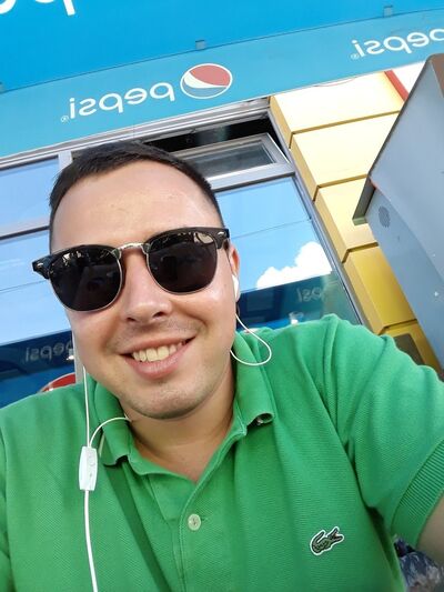  ,   Micha, 31 ,   