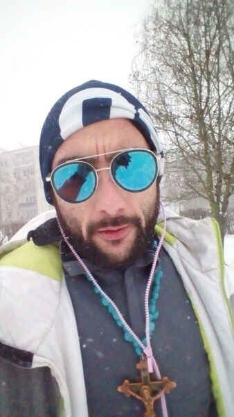  ,   Tomas, 33 ,   ,   , c , 