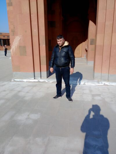  ,   Vardan, 33 ,   ,   