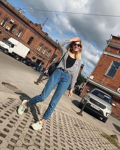  ,   Tina, 27 ,   ,   , c , 