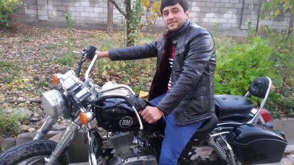  ,   Alik, 34 ,   
