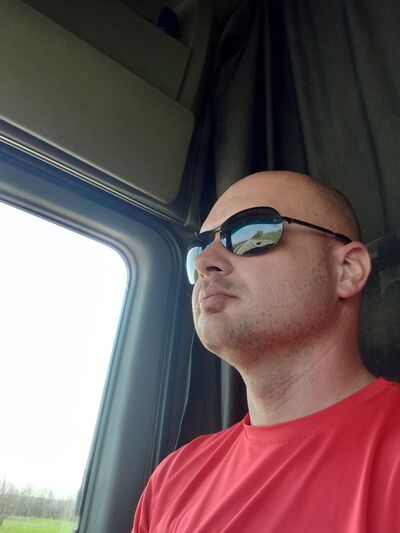  ,   Oleg, 42 ,   ,   