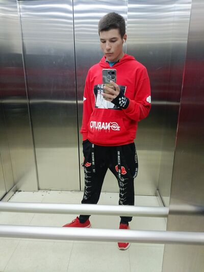  ,   Maxim, 21 ,   ,   