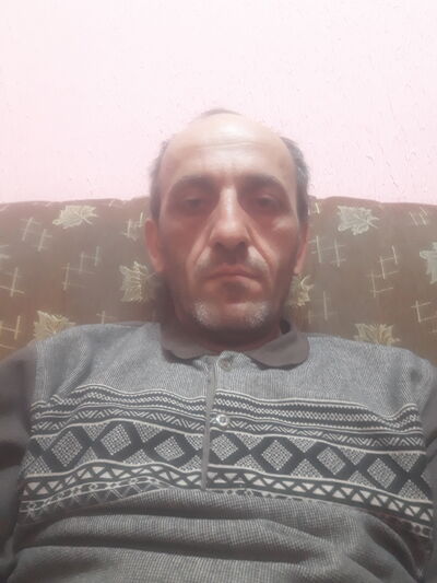  ,   Artur, 43 ,   ,   