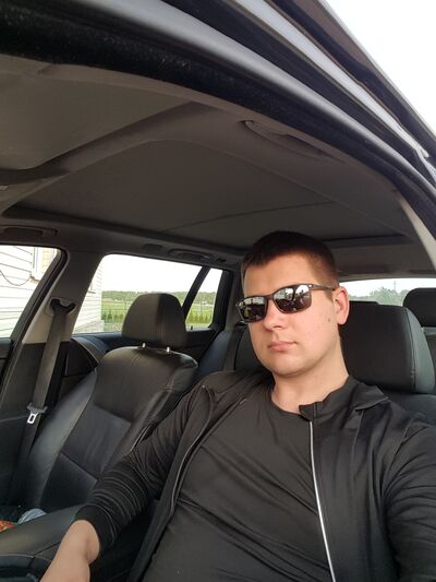  ,   Piotr, 33 ,   
