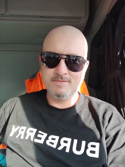  ,   Vladislav, 42 ,   ,   
