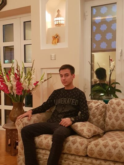  ,   Khan, 26 ,   ,   , c 