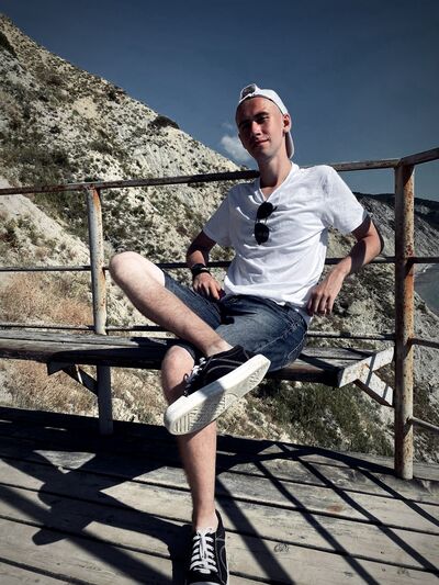  -,   Alexander, 28 ,     , c , 