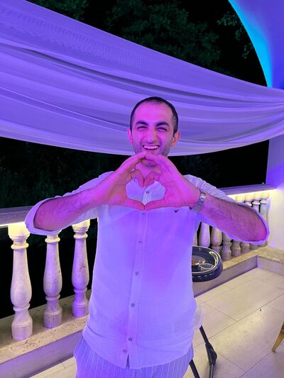  ,   Armen, 35 ,   ,   