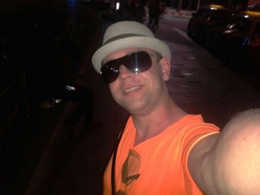  ,   Leon, 38 ,   , 
