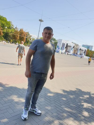 ,   Sergiu, 39 ,     , c 
