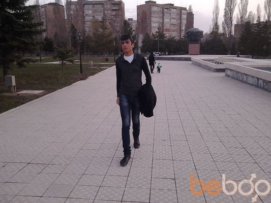  ,   Daniel, 32 ,   