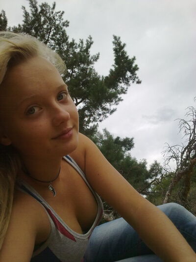  ,   Tania, 29 ,  