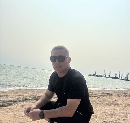  ,   Alex, 30 ,   c 