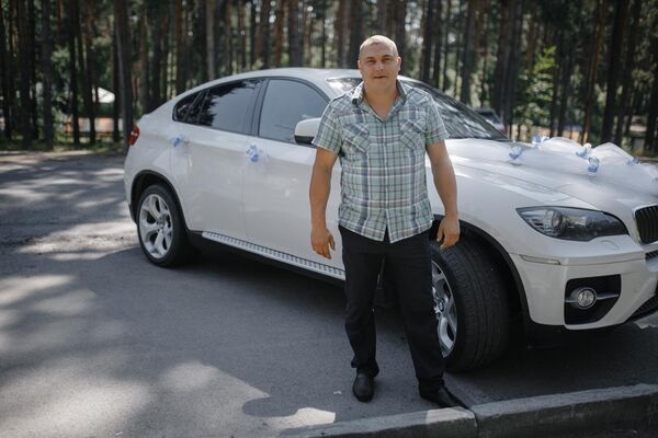  ,   Ilya, 37 ,   ,   , 