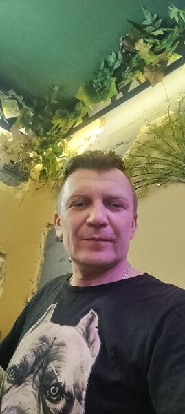  ,   Denis, 44 ,   c 