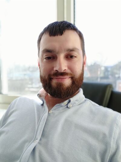  ,   Alex, 44 ,   
