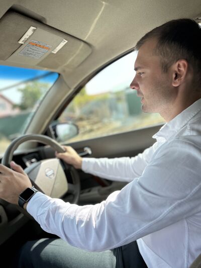  ,   Viktor, 27 ,   ,   