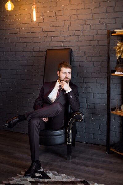  ,   Leon, 30 ,   ,   