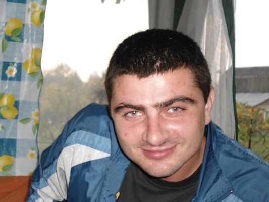  ,   Dima, 40 ,   