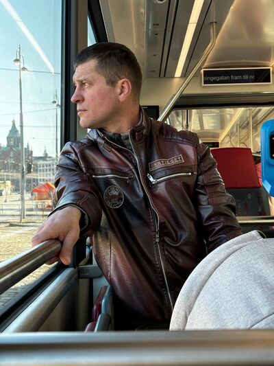  ,   Tim, 44 ,   ,   