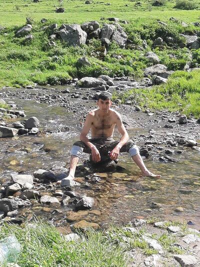  ,   Armen, 33 ,   ,   