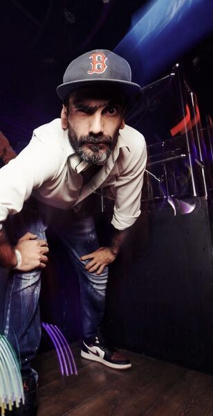  ,   Elman, 35 ,   