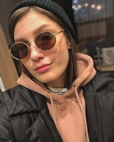  ,   Alina, 27 ,   c 